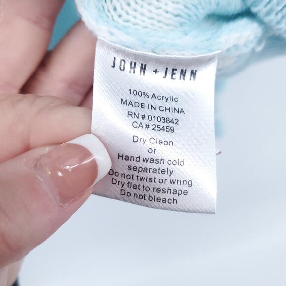 John+Jenn Cozy Modern Streetwear Soft Pastel Blue Animal Knit Pullover Sweater M - Picture 8 of 14